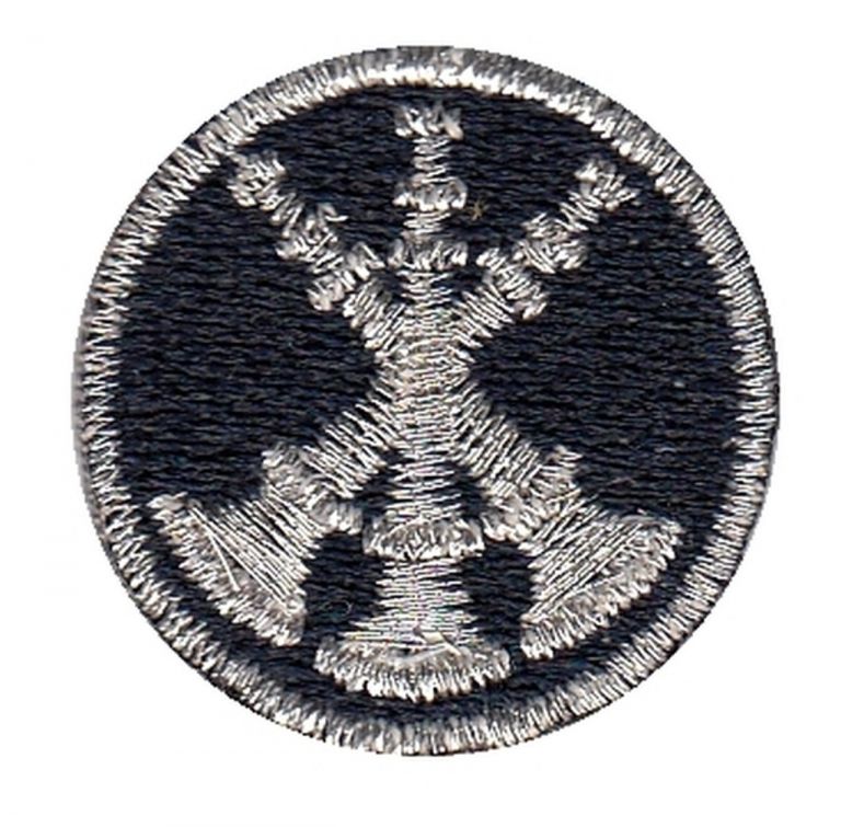 FIRE FIGHTER 3 BUGLES CROSSED, 1" CIRCLE - METALLIC SILVER ON MIDNIGHT NAVY - SEW ON.